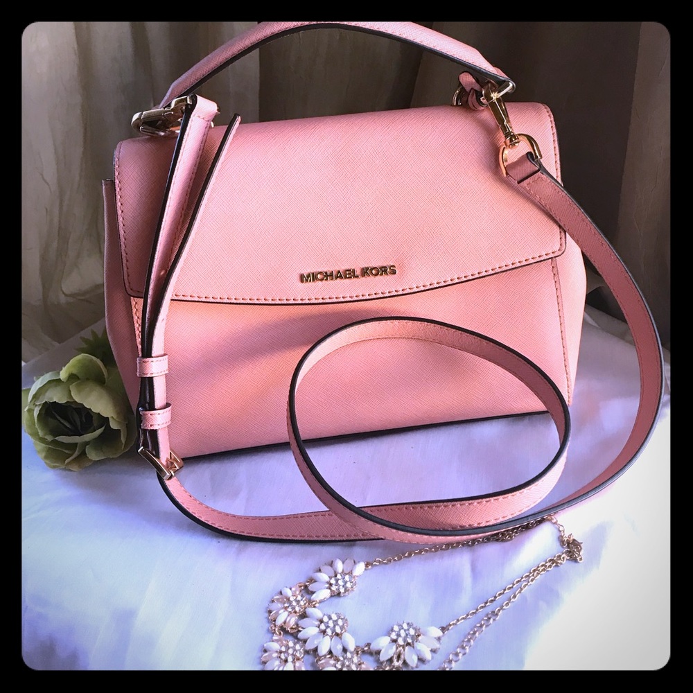 Michael kors beautiful purse